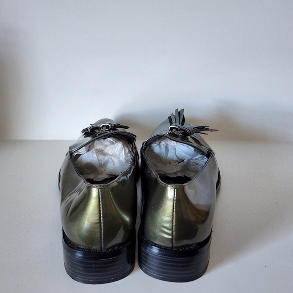 Boutique 9 Arlette silver patent leather tassel loafers size 9 - Picture 5 of 9